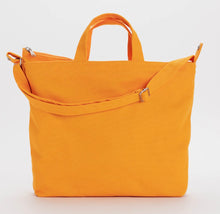 Load image into Gallery viewer, Horizontal Zip Duck Bag / Tangerine
