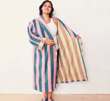 Load image into Gallery viewer, Dusen Dusen Bathrobe / 4 Colorways
